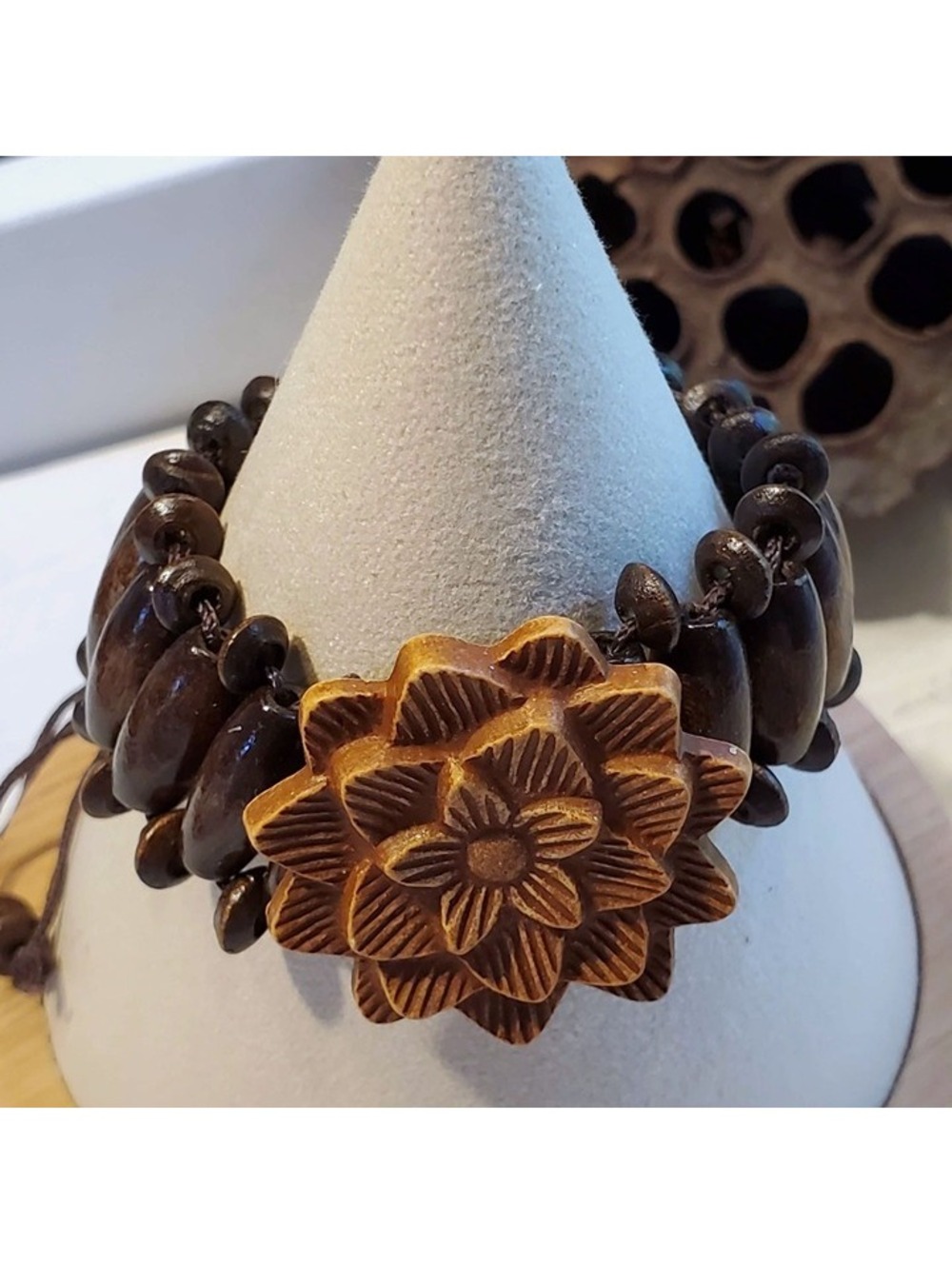 90s Y2K Vintage Dark Brown Wood Carved Acrylic Flower OSFA Adjustable Bracelet
